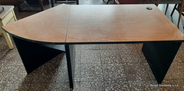 Kancelářský stůl s přístavkem 110x78,5 cm + 11x78,5 cm, výška 70 cm (Kancelarsky stul 110 x 78,5 cm s pristavkem 11 x 78,5 x 70 cm. Výška 76 cm (2).jpg)